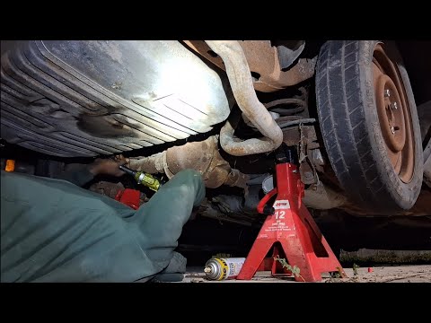 Видео: Ого!!! Посмотрите, что внутри этого топливного бака!!!