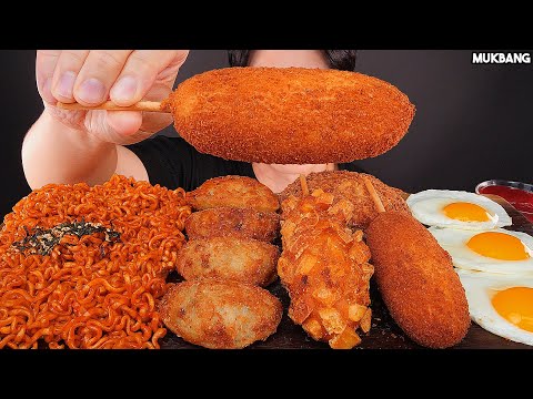 Видео: острая лапша и жареные клецки FIRE NOODLE CORN DOG CHEESE CUTLET DUMPLING EGG EATING ASMR MUKBANG
