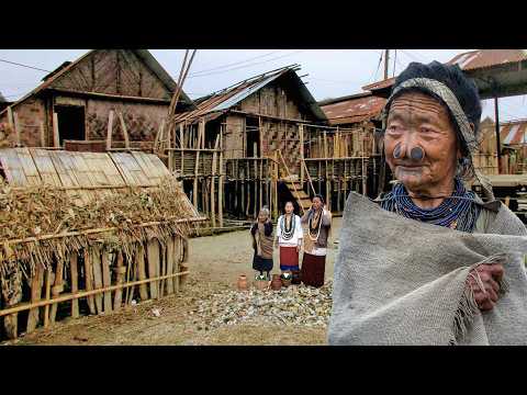 Видео: Племя на границе Китая-Индии уродовало женщин от похищения. Фото с ними - 50 рупий!
