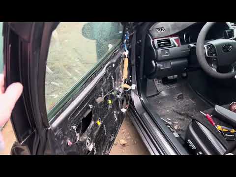 Видео: Тойота Камри 50 ограничитель двери аналог от Lifan.