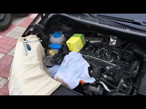 Видео: Замена топливного фильтра VW CADDY 1.6 TDI common rail