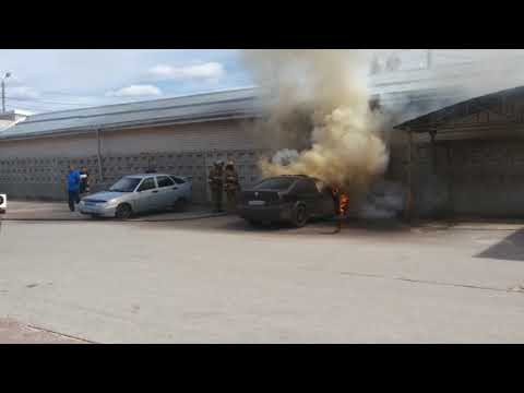 Видео: Пожар горит авто | Burning car Volkswagen