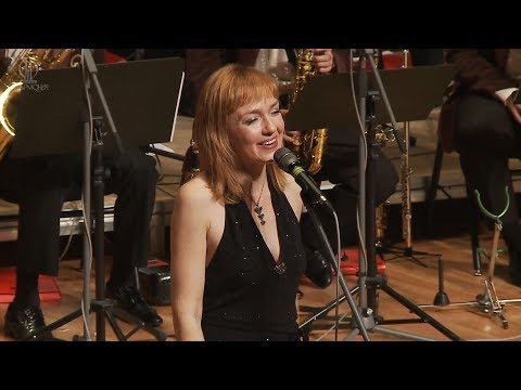 Видео: Анна Бутурлина - Чёрный кот | Старый Новый год с джаз-оркестром имени Олега Лундстрема, 2019