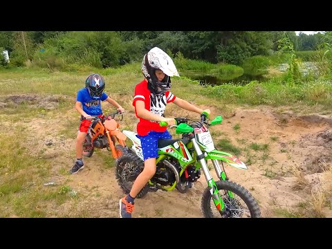 Видео: КВАДРОЦИКЛ ДЛЯ СЕСТРЫ И МОТОЦИКЛ ДЛЯ ДРУГА. БРОС ШОУ