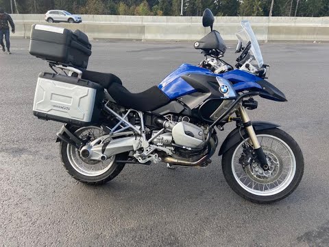 Видео: BMW R 1200 GS 2008 Обзор Гуся после 1000 км пробега. Сравнение с Варей Honda XL1000 Varadero