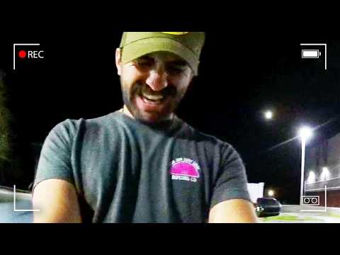 Видео: Полицейский плачет по маме после ареста