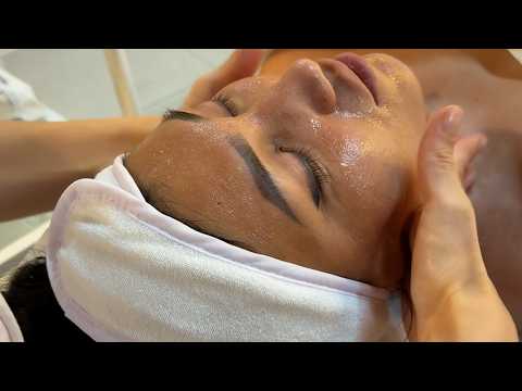 Видео: 💆‍♀️ Французский уход за лицом | Массаж и лифтинг — эффект как после СПА 💫