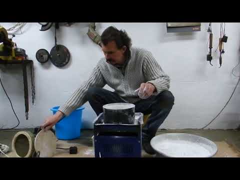 Видео: Дробление сахара для канди.