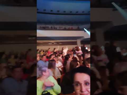 Видео: Стас Пьеха вышел в зал с песней "Я лист" 