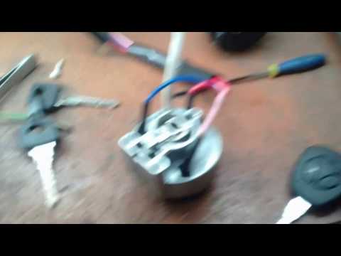 Видео: УАЗ патриот работа магнитолы с выключенным зажиганием, снятие замка зажигания.