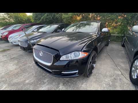 Видео: Как открыть багажник Jaguar с разряженным аккумулятором #Opentrunk #2011jaguartrunk #Jaguar