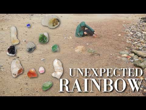 Видео: Находка редкого разноцветного кострового стекла на южном побережье Англии