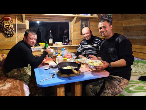 Видео: В ЛЕСНОЙ ДОМ СО СТЕТХЕМОМ \ МИША ТОЖЕ ПОСЕТИЛ ИЗБУ \ УХА В СКОВОРОДЕ ПО-УСТАЕВСКИ \ ЖИЗНЬ В ТАЙГЕ