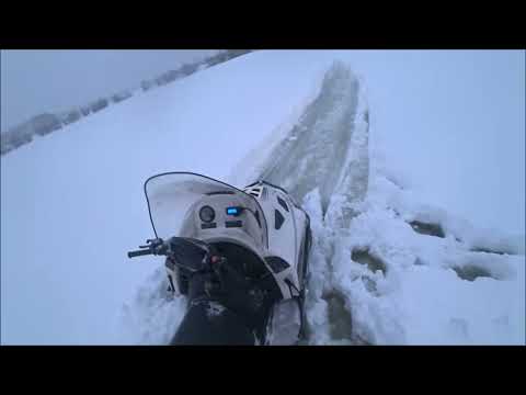 Видео: 48Л НА 100КМ НА СНЕГОХОДЕ ТАЙГА ВАРЯГ 550.ОПУСТИЛ ИГЛЫ ВНИЗ.ЗАСТРЯЛ В НАЛЕДИ