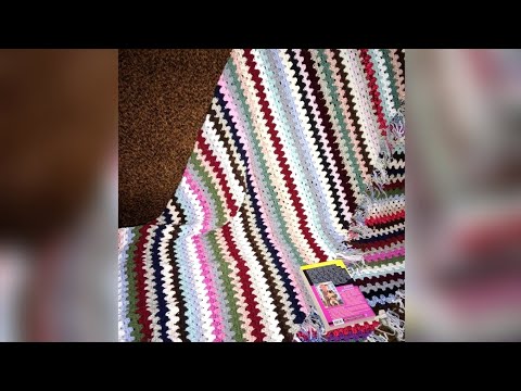 Видео: Вяжем очень  просто и быстро плед крючком+ ликвидируем остатки пряжи😊