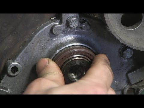 Видео: 1.9 turbo diesel снимаем и устанавливаем сальник коленвала часть 12