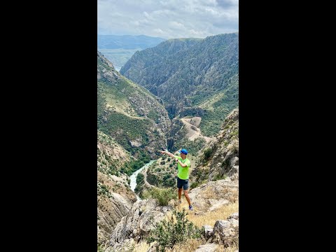 Видео: 🌍 Поход через ущелье Ак-Буура | Ош, Кыргызстан 🦅-🇰🇬-🏞️-🌳