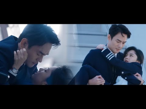 Видео: Пожар в货舱 +пьяница хочет умереть! Чэн убеждает затем обвалился，Гу несет её，хватает!😱💘