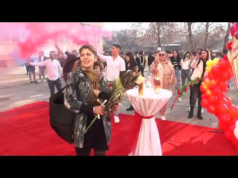 Видео: покана от 12 клас