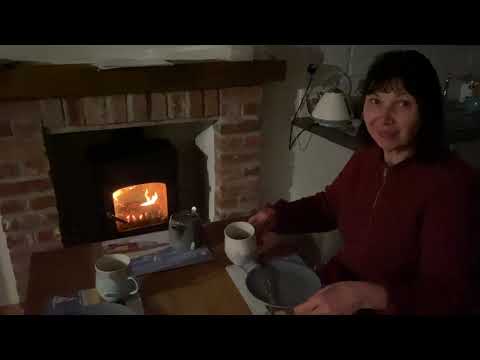 Видео: Vlog 103- Рум тур по студии, путешествие на машине по Англии, заповедник New Forest, город Lymington