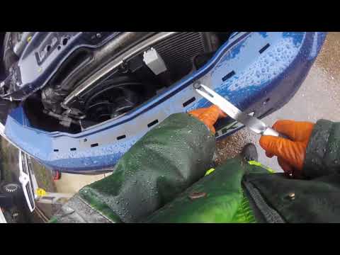 Видео: How to remove the front bumper of Opel, Vauxhall Zafira / Как снять передний бампер Opel Zafira