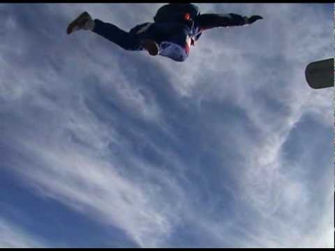 Видео: прыжки на аэродроме Средняя Ахтуба. Волжский -вид с 2км