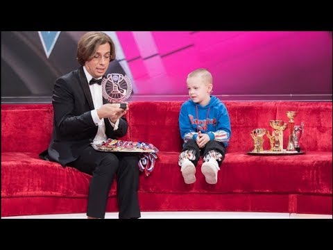 Видео: ЛУЧШЕ ВСЕХ! САМБИСТ МАТВЕЙ АЛЕКСЕЕВ! ШОУ С МАКСИМОМ ГАЛКИНЫМ! Фрагмент выпуска от 22.12.2019