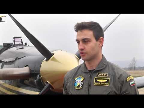 Видео: Лейтенантите - бъдещето на 3-та авиобаза .