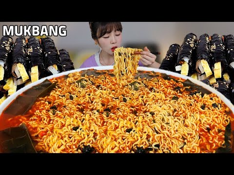 Видео: На рассвете, потому что я голоден, 8 пакетов рамена, 10 строк кимбапа, мокбан.