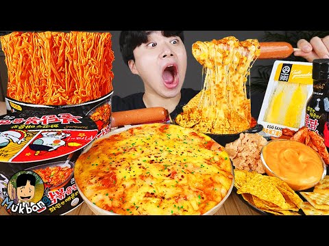 Видео: Текст) ASMR MUKBANG острый рамэн и хот-доги с сыром, пицца и ттеокбокки !! Корейский магазин
