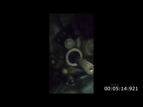 Видео: замена сальника первичного вала  кпп рено логан Renault logan