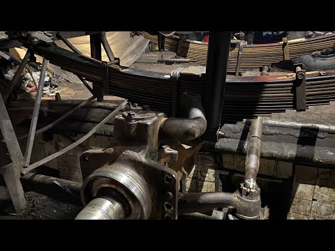 Видео: Снова в бой ! Установка балки на КАМАЗ , нарезаю набору рессор .