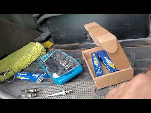 Видео: Замена свечей накаливания на Thermo King Tripac APU, Volvo VNL 780.