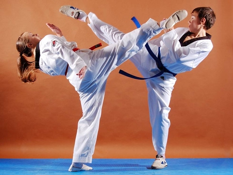 Видео: Боевые искусства Кореи Таэквондо