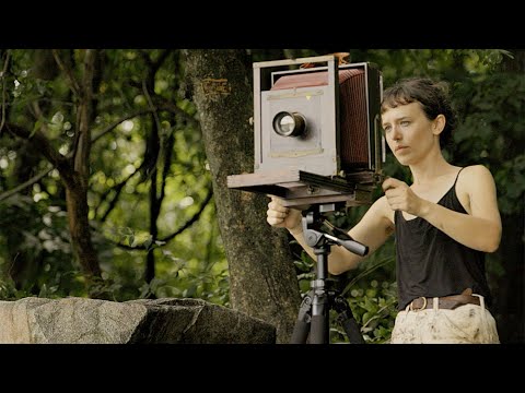 Видео: Фотограф использует камеру 1800-х годов, чтобы запечатлеть современную городскую среду