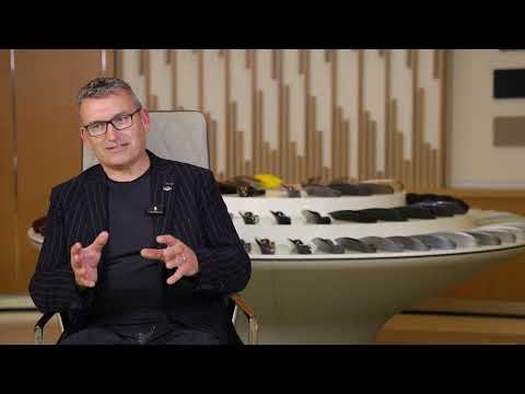 Видео: ДНК Bentley: открытие знаковых деталей Bentley