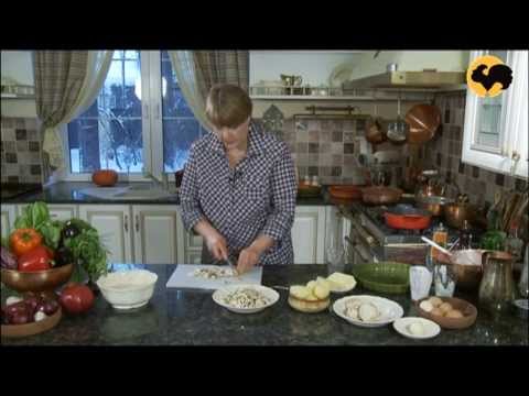 Видео: Заливной пирог с кратофелем и грибами.На кухне у Марты 28