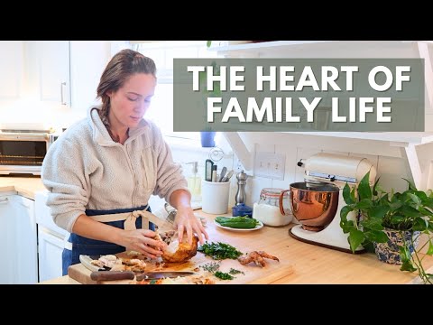 Видео: Пришло время вернуть семейные обеды за стол.
