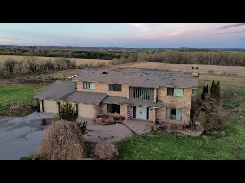 Видео: Исследование и очистка заброшенной капсулы времени 1974 года впервые за более чем 50 лет