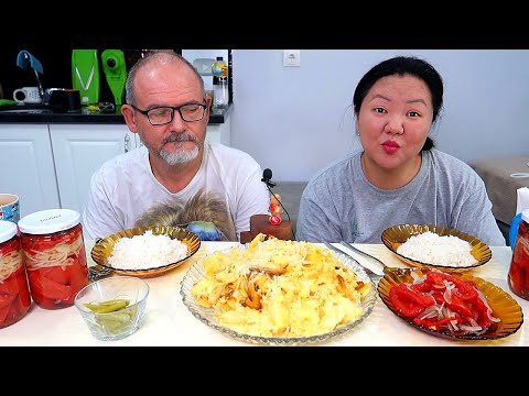 Видео: Мукбанг Вкуснейший салат из Помидоров с перцем и Жареная картошка с рисом.