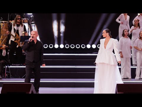 Видео: Александр Шоуа и Рита Ричи - Песня о любви | Гала-концерт «Ну-ка, все вместе» в Кремле