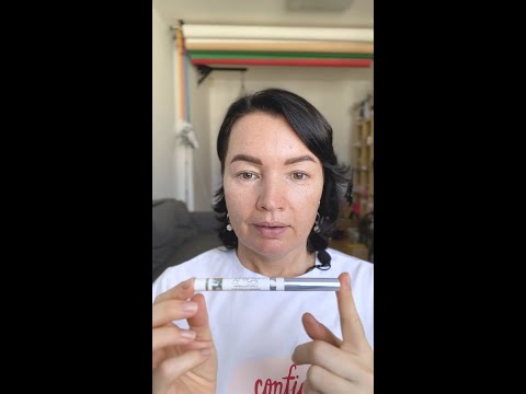 Видео: Стик-хайлайтер Mary Kay At Play®, «Сияющий розовый» [HD]