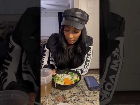 Видео: Ларри предлагает оплатить аренду машины Шарры, пока она не встанет на ноги.