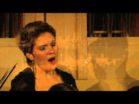 Видео: Свиридов "Любовь святая". Кучер Надежда.