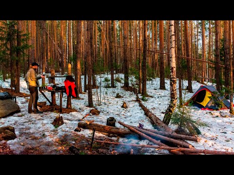 Видео: Приключения в весеннем лесу. Горы Полднёвка, Брусничная и Соколиный камень