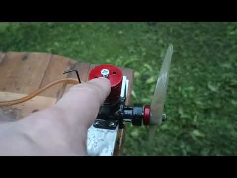 Видео: Запуск компрессионного микродвигателя МК-12В.