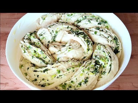 Видео: Хлеб с маслом, чесноком и петрушкой. 🍞🧄 Идеальный чесночный хлеб!