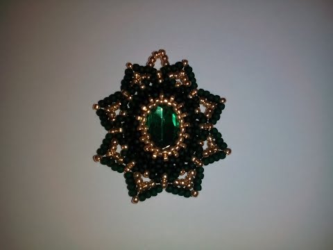 Видео: Pendant. DIY. Мастер-класс по изготовлению кулона из риволи и бисера.