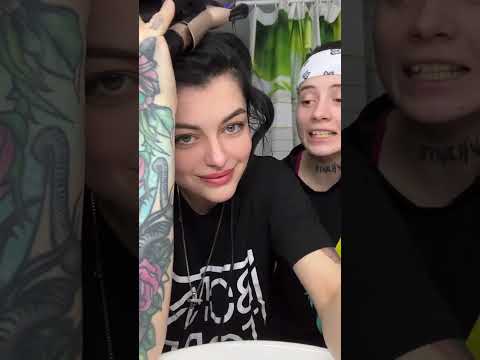 Видео: Лиза Андрющенко и Таня Бурая. Эфир. 11.4.23.