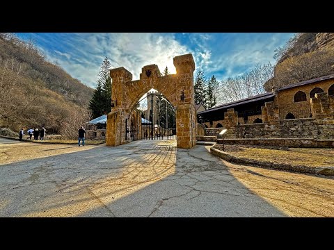 Видео: Ущелье реки Аликоновка, Замок коварства и любви, Кисловодск. 4К